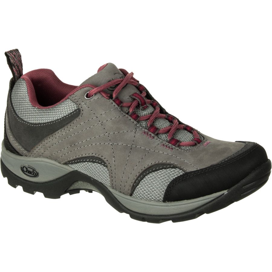chaco hiking shoes