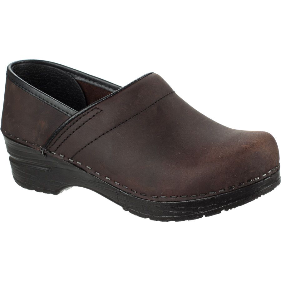 sanita professional oiled leather clog