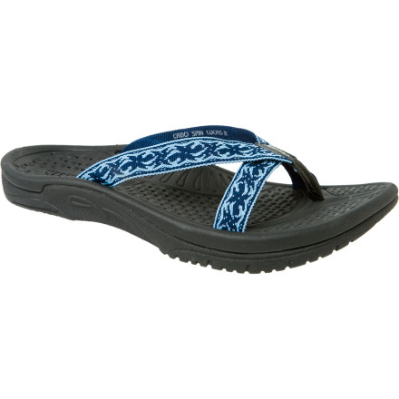 chacos for wide flat feet