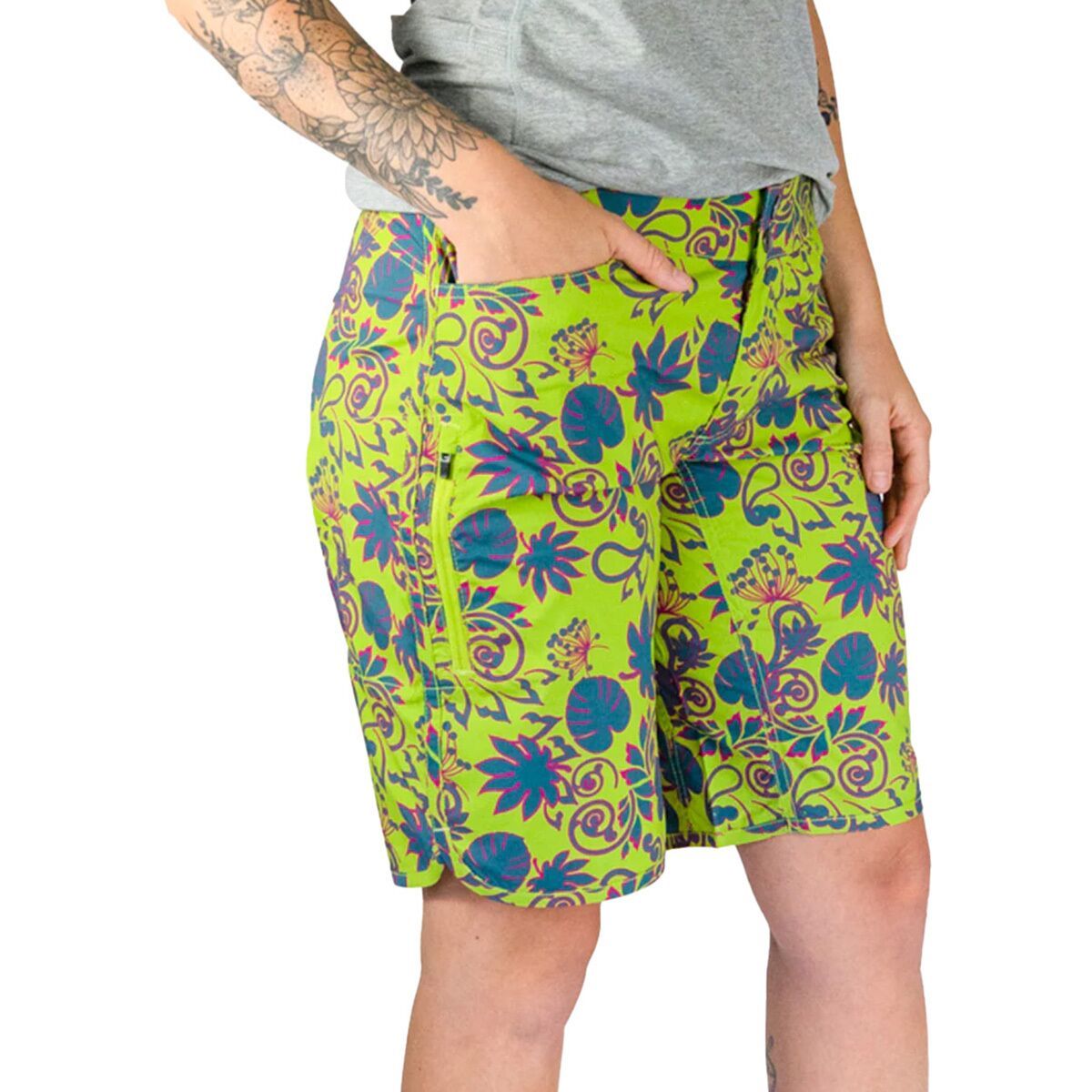 Image of Club Ride Apparel Savvy 11in Paisley Print Short - Women's Citron Paisley Print, L