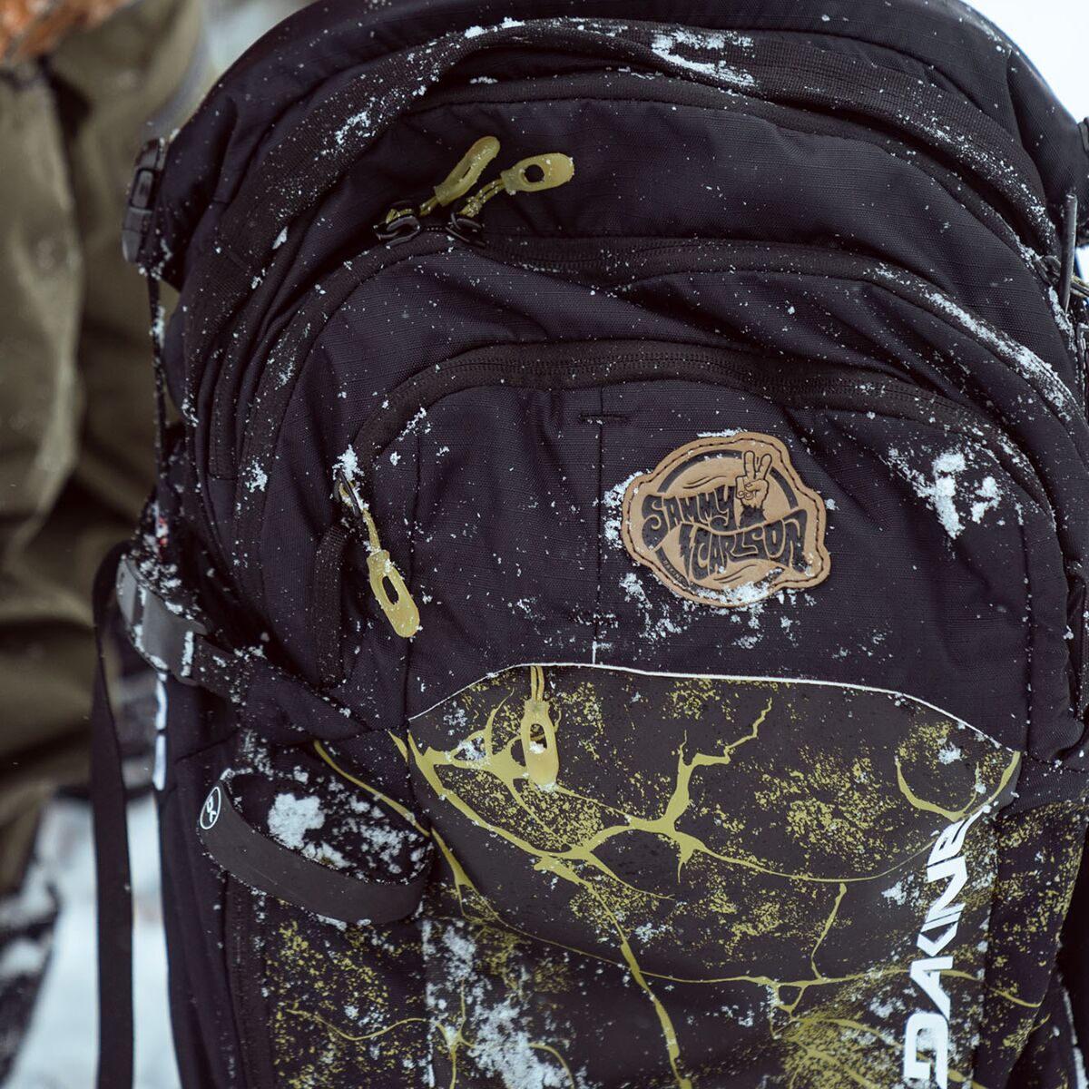 新品 ダカイン TEAM POACHER RAS SammyCarlson26L Amazon.com: Dakine Team Poacher Ras 26L Sammy Carlson - Black, One