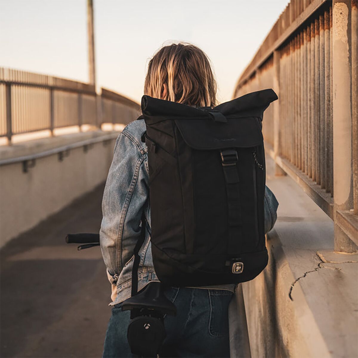 DAKINE Motive Rolltop 25L Accessories