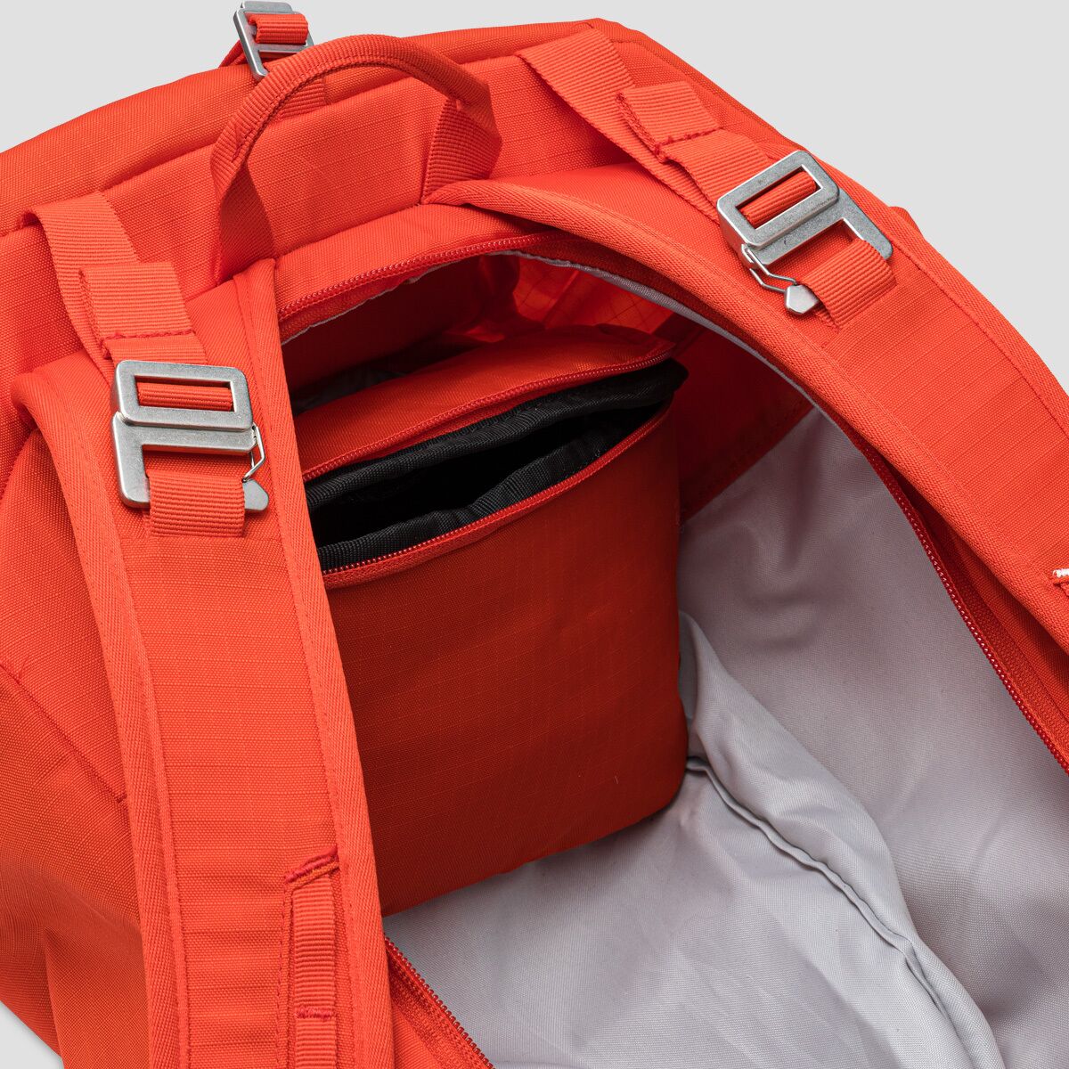 Db Snow Pro 32L Backpack - Snowboard