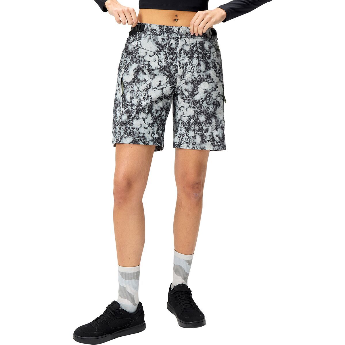 Endura Sultrac Humvee 8in Short - Women's Dispersed Floral, M