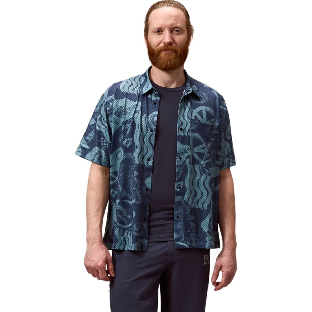 Image of Endura Alltrack Ride Short-Sleeve Resort Shirt - Men's Carbon Grey, XS