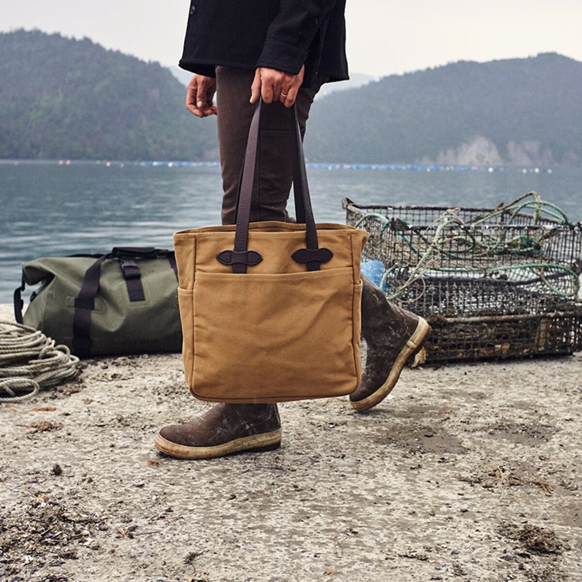 Filson tote without zipper deals