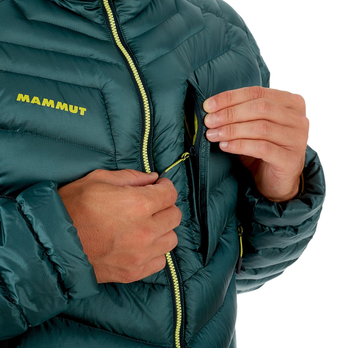 broad peak in hooded jacket men