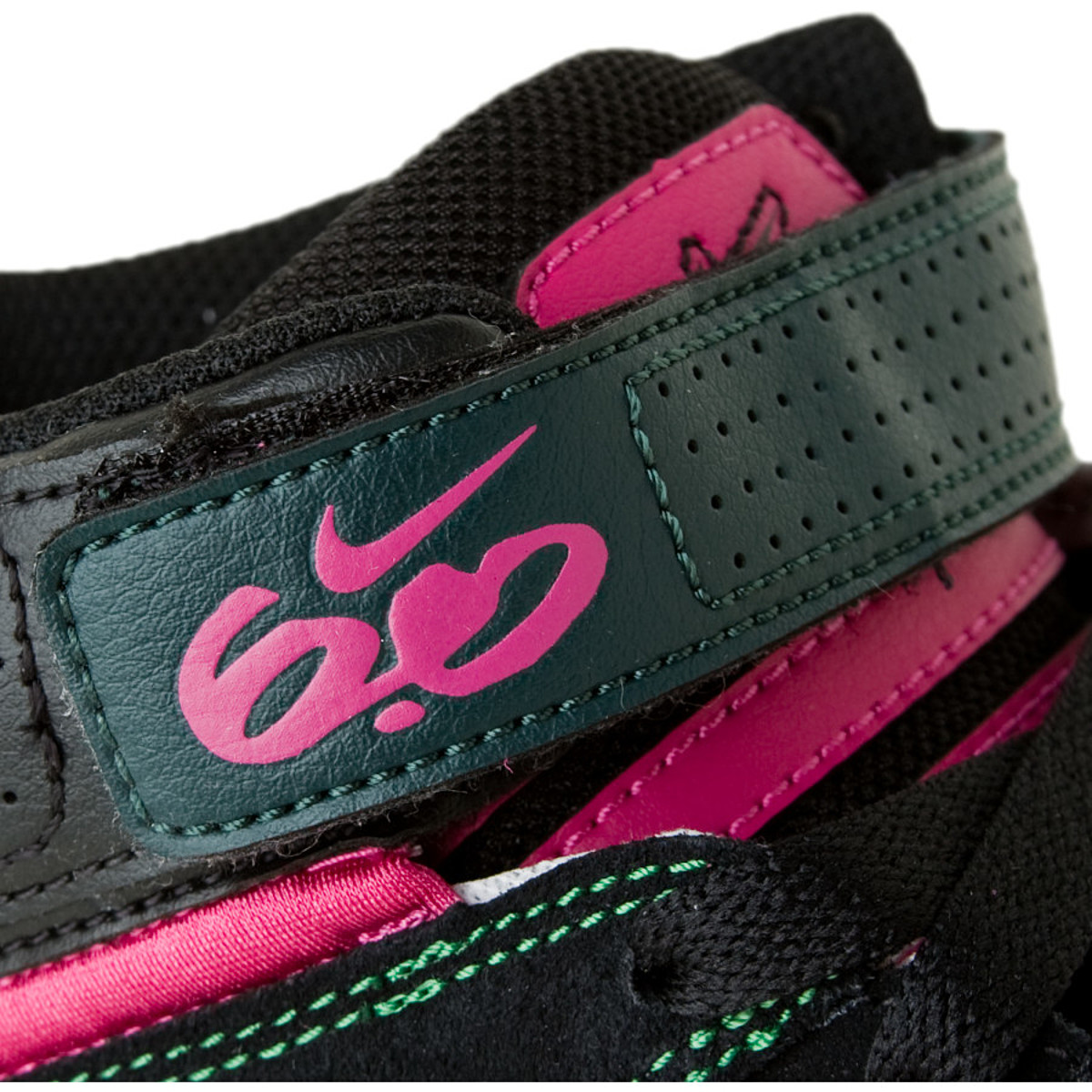 nike air mogan mid 2 women's