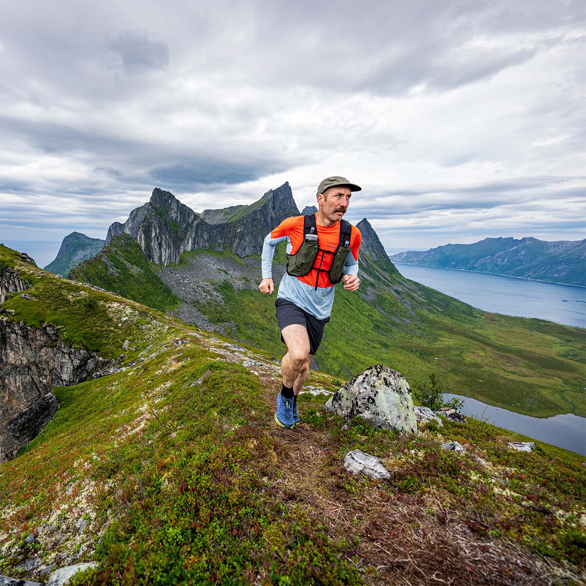 NORRONA Senja 7 ランニングベスト L/XL 美品 Norrona Senja Econyl70 7L Vest Pack - Accessories