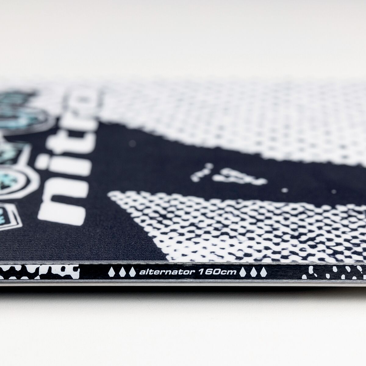 25-26 最新 Nitro x Volcom Alternator 154cm Nitro Alternator x Volcom Snowboard - 2026 - Snowboard