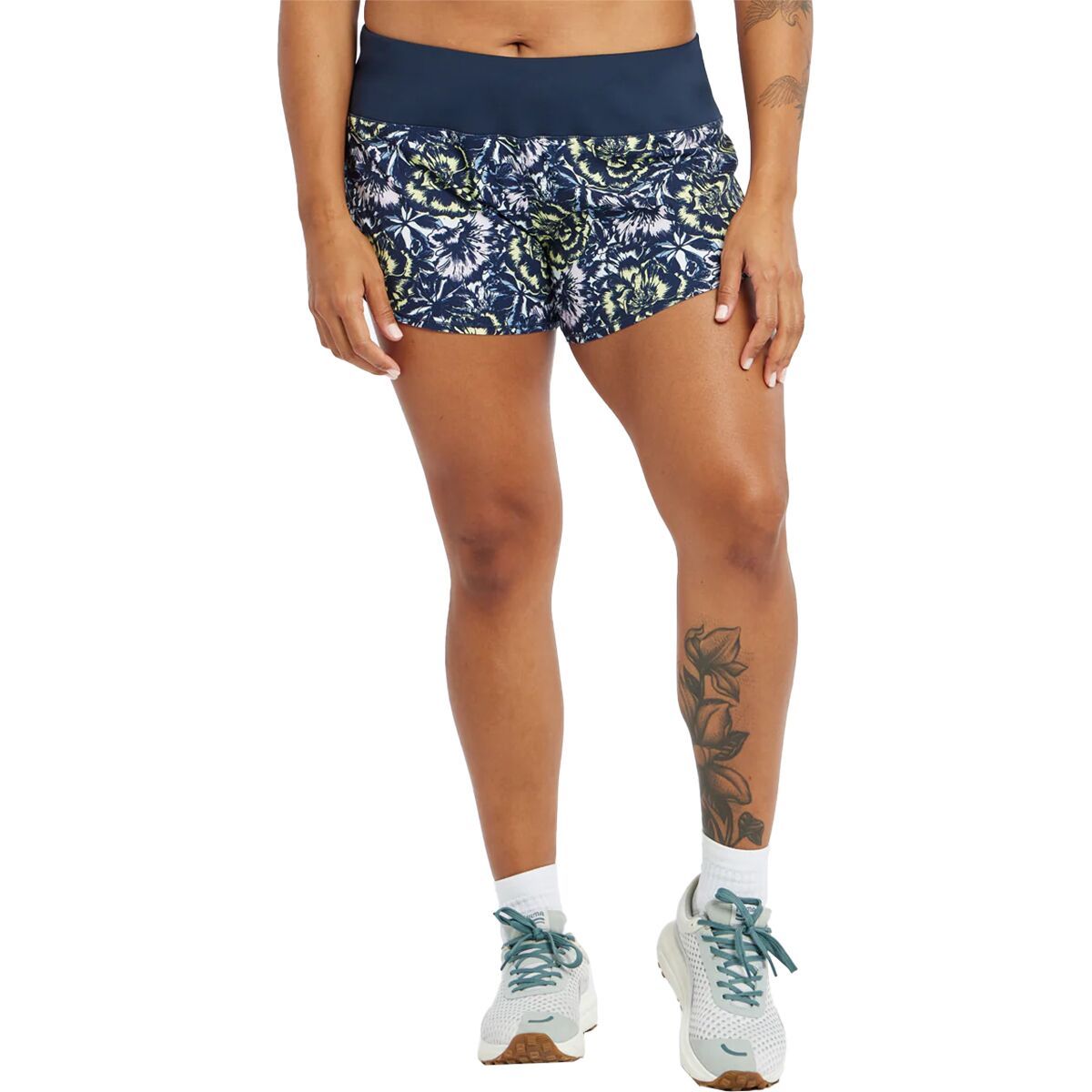 Image of Oiselle Roga 4in Short - Women's Flower Burst, 12
