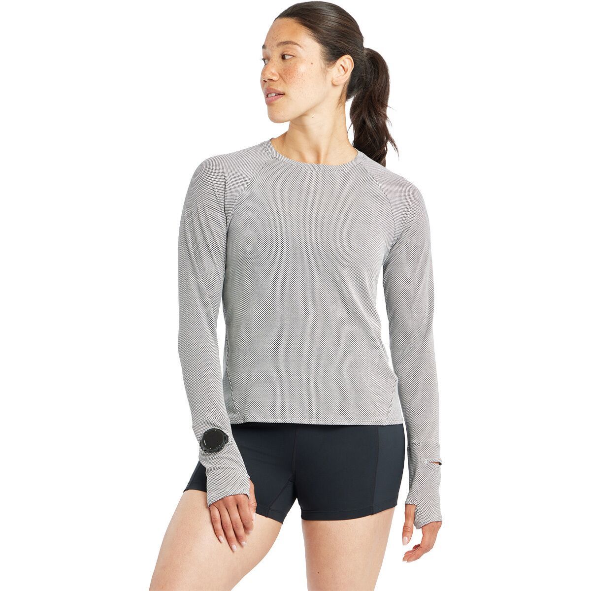 Image of Oiselle Flyout Long-Sleeve Shirt - Women's Black/White, XS