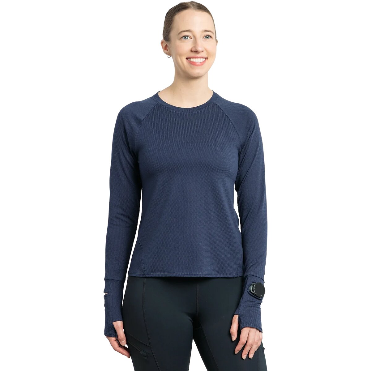Image of Oiselle Flyout Long-Sleeve Shirt - Women's Ink Blue, M