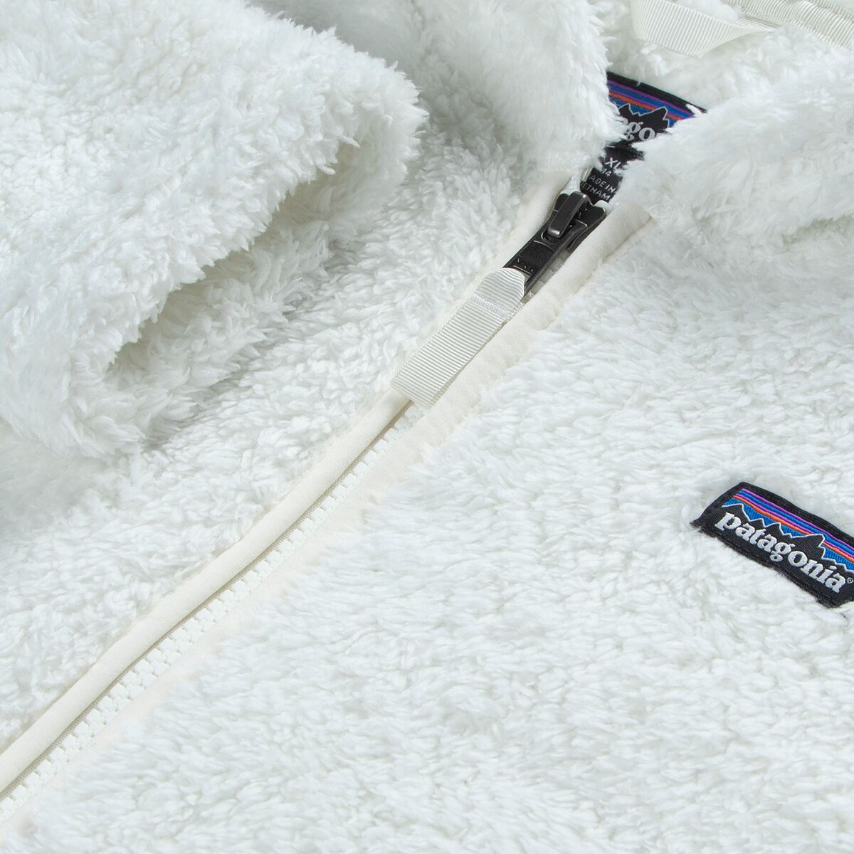 Patagonia white sales fluffy jacket
