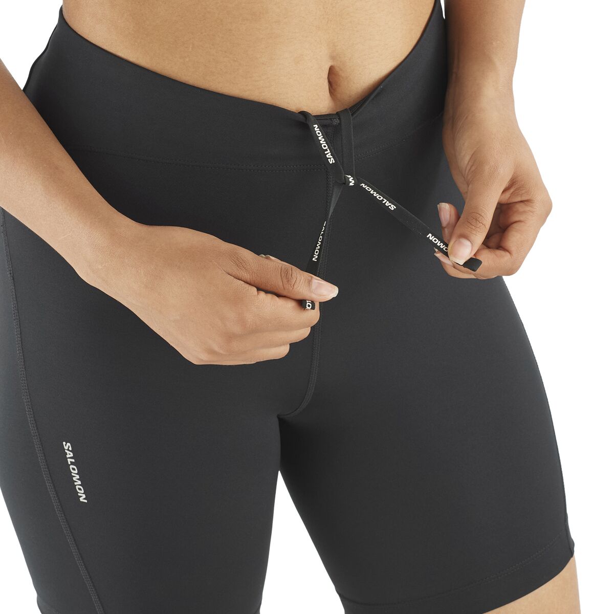 【SALOMON】 Shakeout Core Short Tights 6 Inch W /追跡付 Salomon Shakeout 6in Short Tight - Women's - Clothing