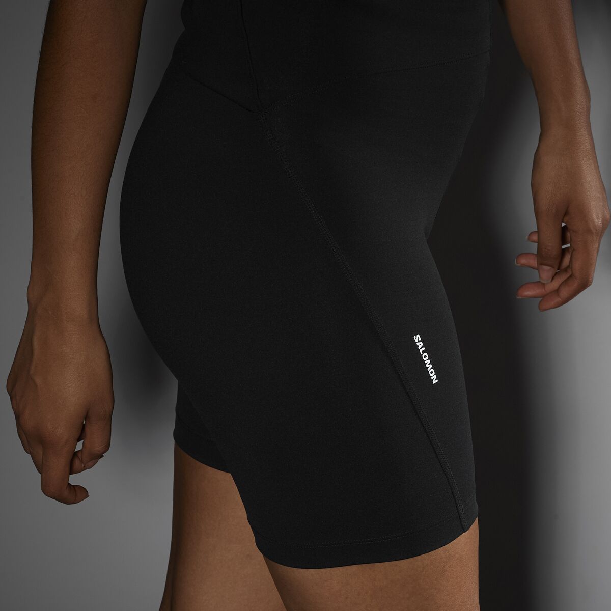 【SALOMON】 Shakeout Core Short Tights 6 Inch W /追跡付 SALOMON SHAKEOUT CORE SHORT TIGHTS 6
