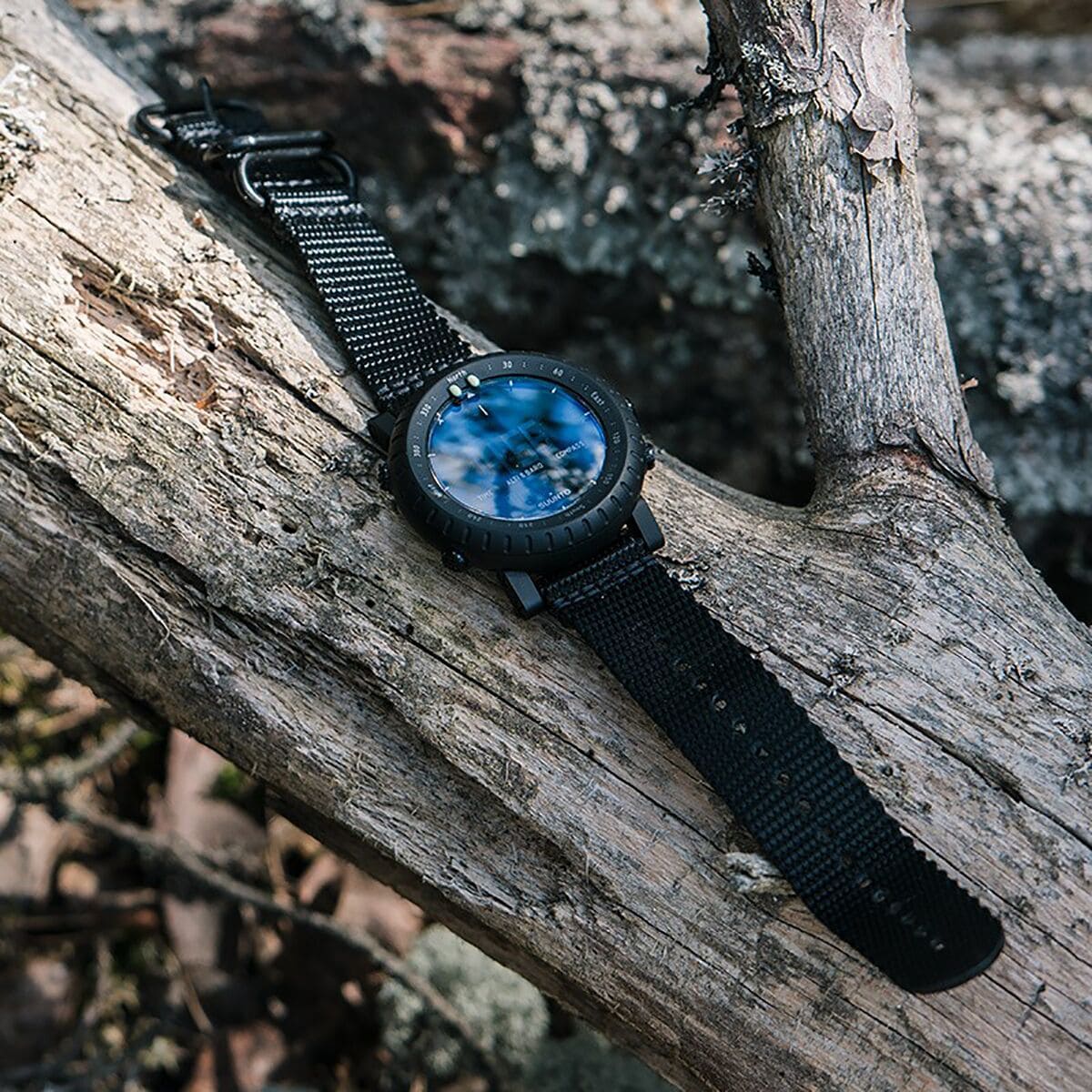 Suunto Core Alpha Stealth - a tactical watch for all-round use