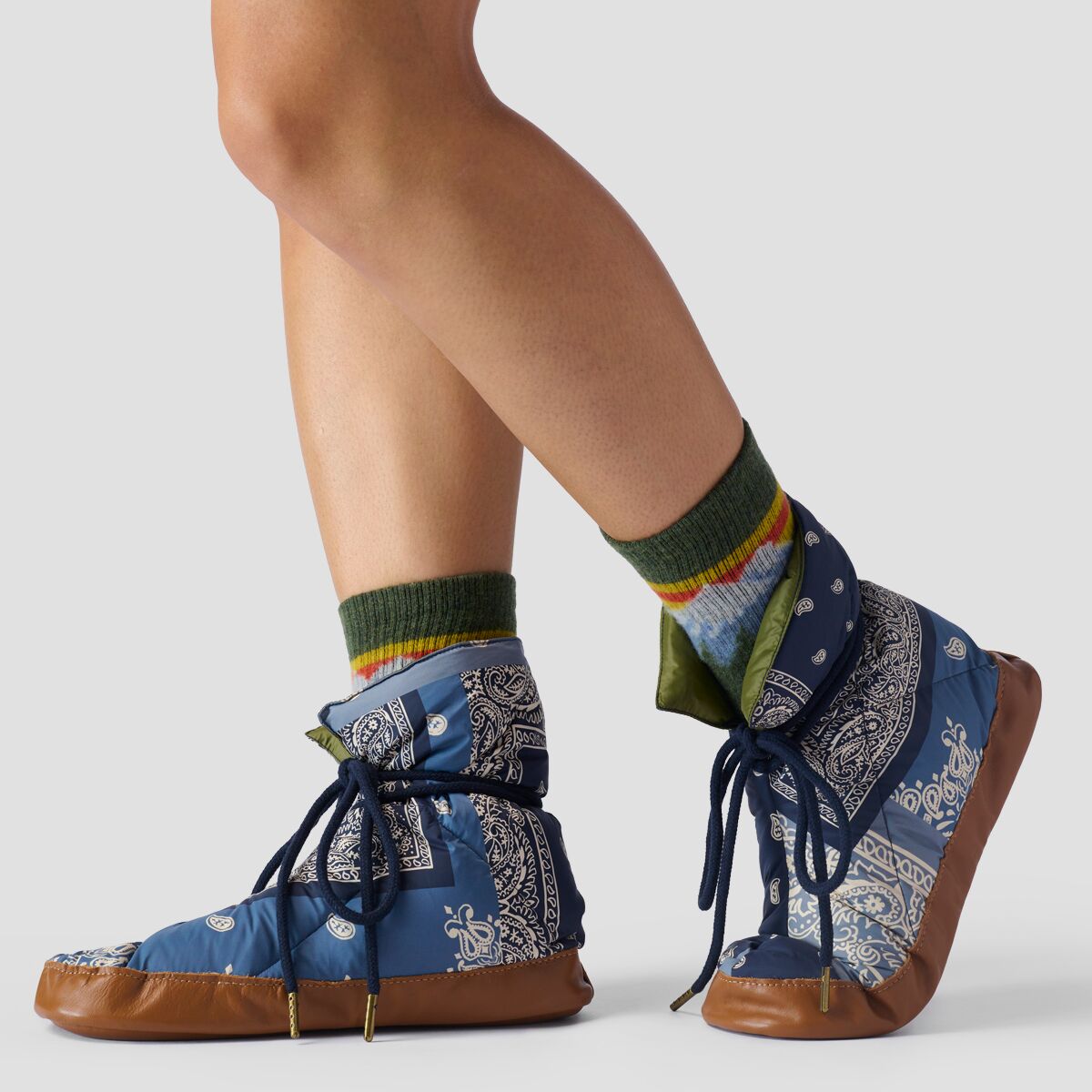 The Great Outdoors The Great Outdoors The Down Quilted Puffer Slipper - Women's Wilderness Floral, XS/S