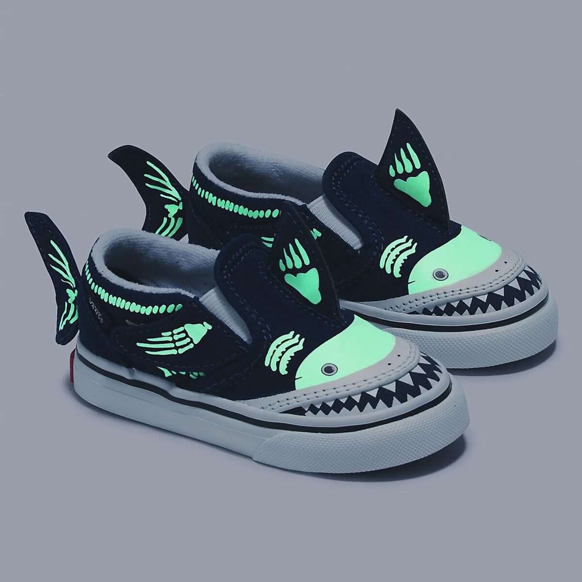 Vans toddler shark store