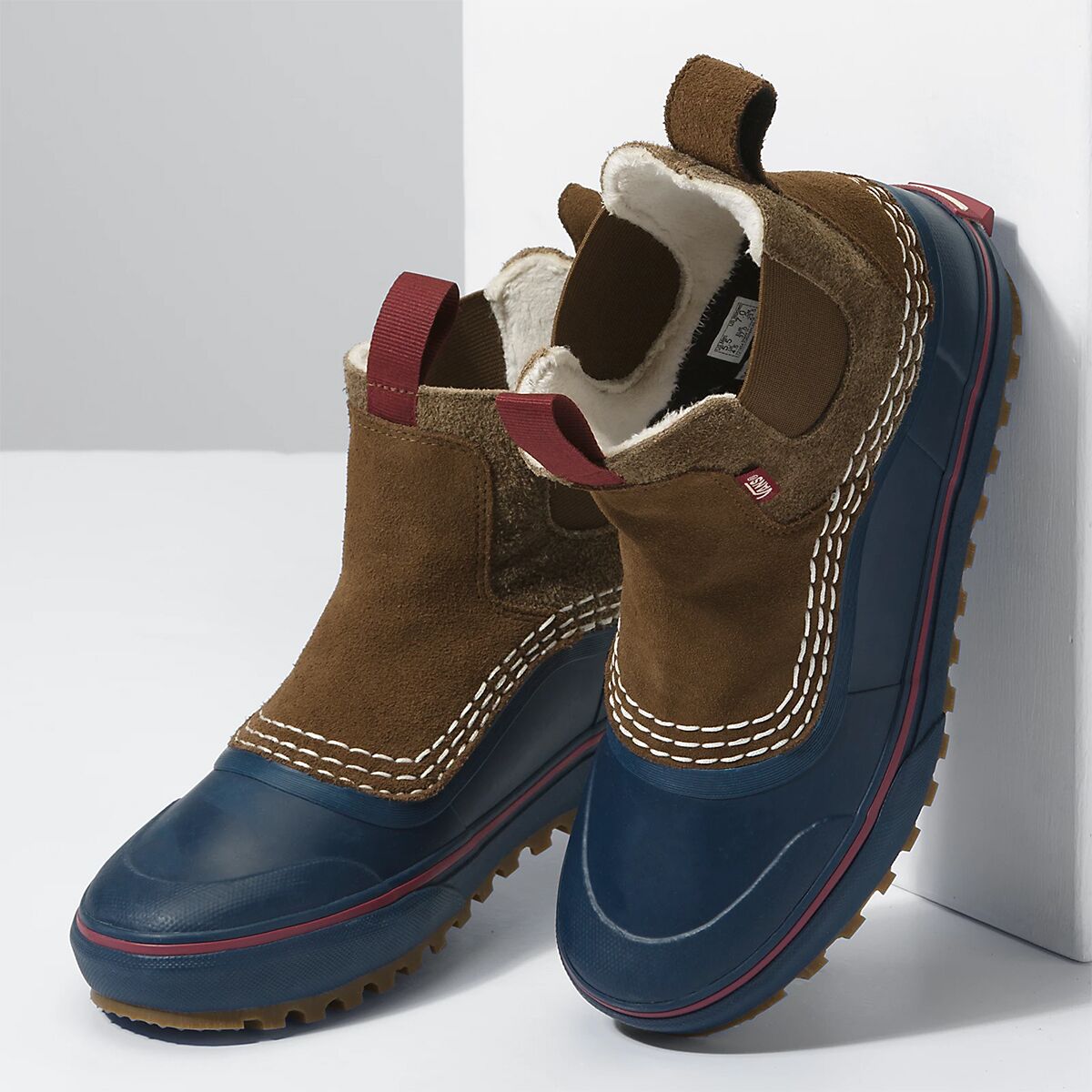 Vans Standard Mid Chelsea Snow Mte Boot - Women's - Footwear