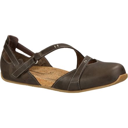 Ahnu karma deals latitude size 9
