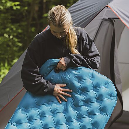 ALPS Mountaineering Trailblazer Insulated R-8 Air Pad - Hike & Camp