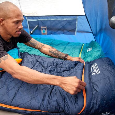 (取寄) コールマン ビッグ ベイ ビッグ アンド トール コンツアー スリーピング バッグ 20F シンセティック Coleman Big Bay Big & Tall Contour Sleeping Bag: 20F Synthetic Navy Coleman Big Bay Big & Tall Contour Sleeping Bag: 20F Synthetic