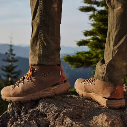 Danner Mountain 600 Full-Grain Leather Hiking Boot Men's Footwear