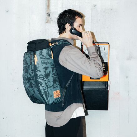 Db Hugger 30L Backpack - Ski