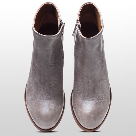 frye carson piping boot