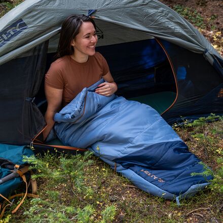 Kelty Mistral Sleeping Bag: 20F Synthetic - Women's - Hike & Camp