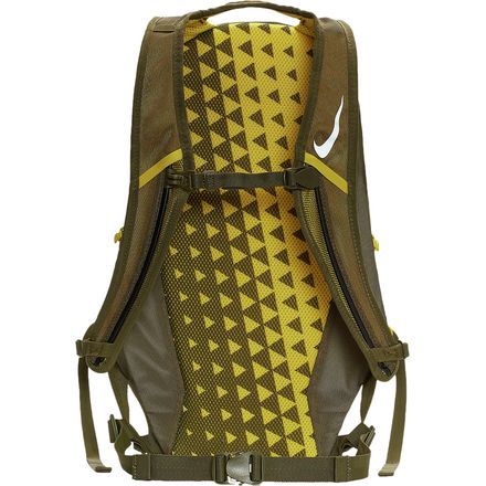 green nike commuter running backpack Course for Men and Women in Black and Volt Our goal is to connect and engage with the new generation and beyond through our common passions for fashion. Nike Sportswear Commute Backpack (25L)