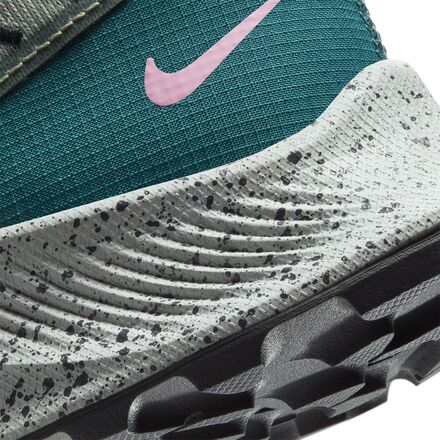 nike wmns pegasus trail 2 gtx