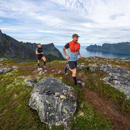 ウォーキング・ランニングウェア TRAINING S/S TOP & SHORTS Norrona