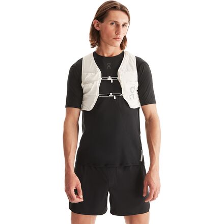 On Ultra 10L Hydration Vest - Hike & Camp