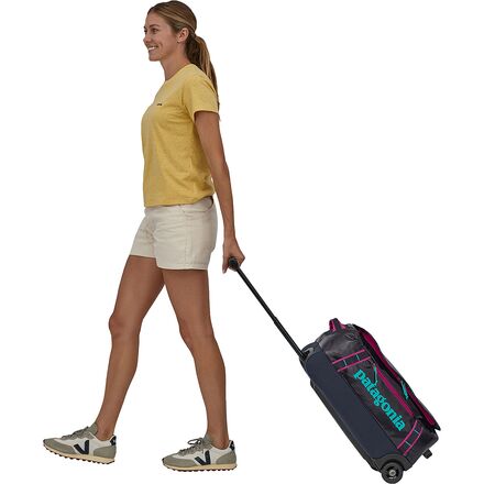 patagonia　 BLACK HOLE WHEELED DUFFEL 40ℓ Patagonia Black Hole Wheeled Duffel Bag 40L - Black | Flatspot