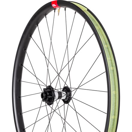 Reserve 30 v2 DT Swiss 29in Boost Wheelset - Bike