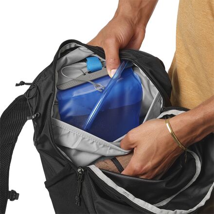 Salomon Trailblazer 30L Hydration Pack - Hike & Camp