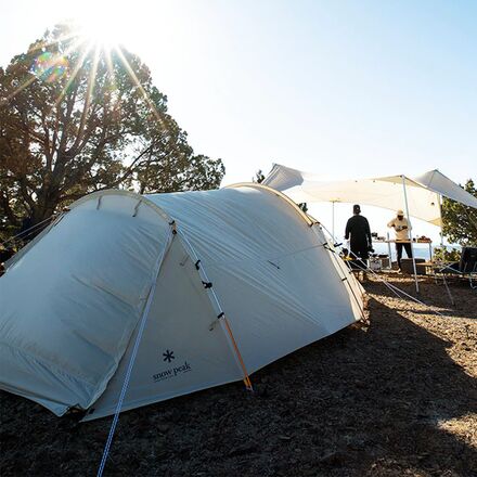 Snow Peak Vault Tent - Hike & Camp