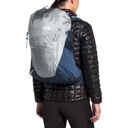 The North Face Hydra 26L Backpack - Women's - Hike & Camp