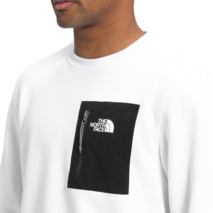 【送料&関税込】The North Face Logo Detailed Crewneck T-shir The North Face Logo Patch Crewneck T-shirt in Purple for Men