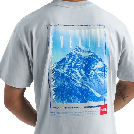 【英国限定】The North Face Box Mountain T-Shirt The North Face Red Box Everest Heavyweight Graphic T-Shirt
