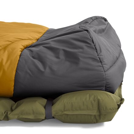 The North Face Universal One Sleeping Bag: 20F Synthetic - Hike & Camp
