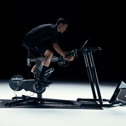 Wahoo kickr smart trainning & mat, Sports Equipment, Bicycles